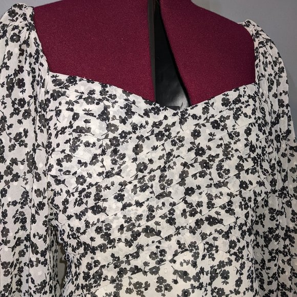 Express Floral Pleated Peasant Sleeve Blouse xs NWT - Picture 4 of 6